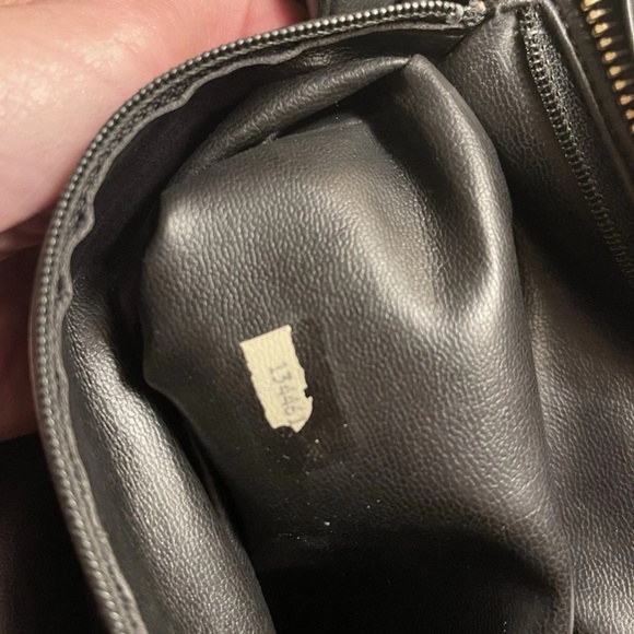 Vintage CHANEL Black Quilted Lambskin Shoulder Bag –  1980s .Authenticated. - Picture 5 of 6